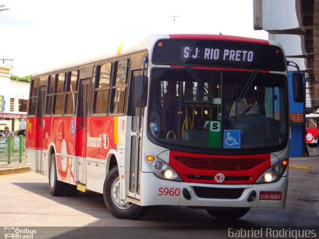 Expresso Itamarati 5960 na cidade de São José do Rio Preto, São Paulo, Brasil, por Gabriel Rodrigues. Número da foto: #2371184.