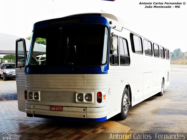 Ônibus Particulares 0177 na cidade de João Monlevade, Minas Gerais, Brasil, por Antonio Carlos Fernandes. Número da foto: #2370969.