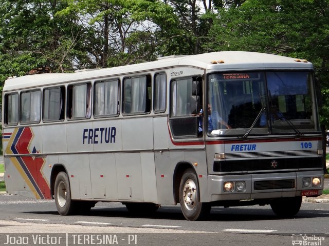 Fretur Transportes e Turismo 109 na cidade de Teresina, Piauí, Brasil, por João Victor. ID da foto: 2373652.