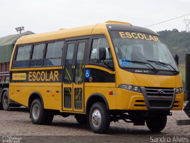 Escolares VOLARE 4X4 na cidade de Vargem, São Paulo, Brasil, por Sandro Alves. Número da foto: #2372919.