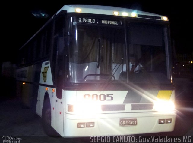 Empresa Gontijo de Transportes 9805 na cidade de Governador Valadares, Minas Gerais, Brasil, por Sérgio Augusto Braga Canuto. ID da foto: 2374051.