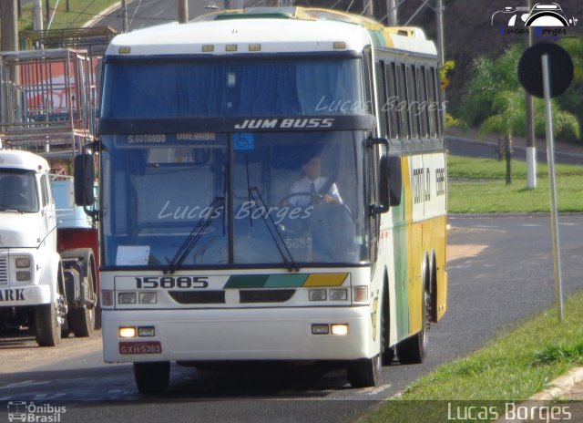 Empresa Gontijo de Transportes 15885 na cidade de Araxá, Minas Gerais, Brasil, por Lucas Borges . ID da foto: 2343357.