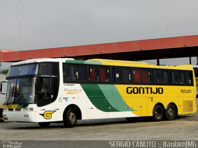 Empresa Gontijo de Transportes 15520 na cidade de Itaobim, Minas Gerais, Brasil, por Sérgio Augusto Braga Canuto. ID da foto: 2375752.