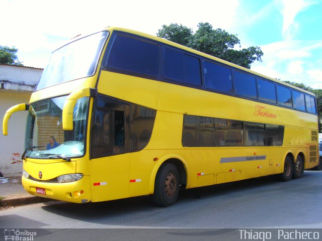 Ônibus Particulares 2140 na cidade de Montes Claros, Minas Gerais, Brasil, por Thiago  Pacheco. Número da foto: #2378645.