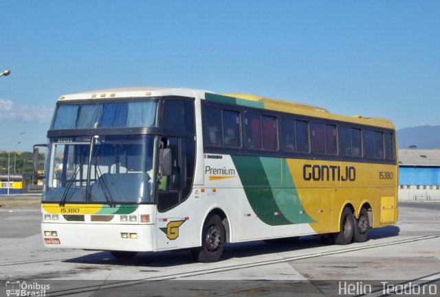 Empresa Gontijo de Transportes 15380 na cidade de Resende, Rio de Janeiro, Brasil, por Hélio  Teodoro. Número da foto: #2381752.