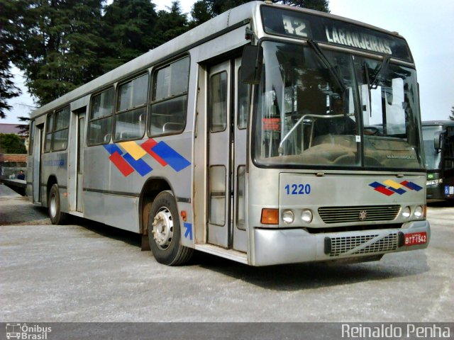 TCS - Transporte Coletivo de Sorocaba 1220 na cidade de Curitiba, Paraná, Brasil, por Reinaldo Penha. ID da foto: 2383704.