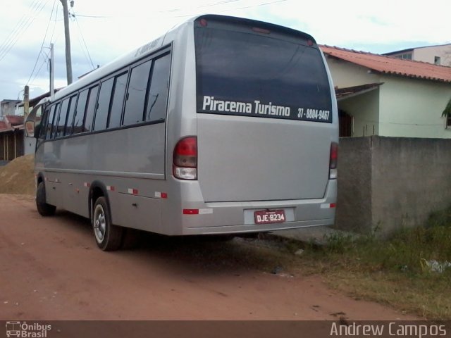 Ônibus Particulares 8234 na cidade de Piúma, Espírito Santo, Brasil, por Andrew Campos. Número da foto: #2347372.
