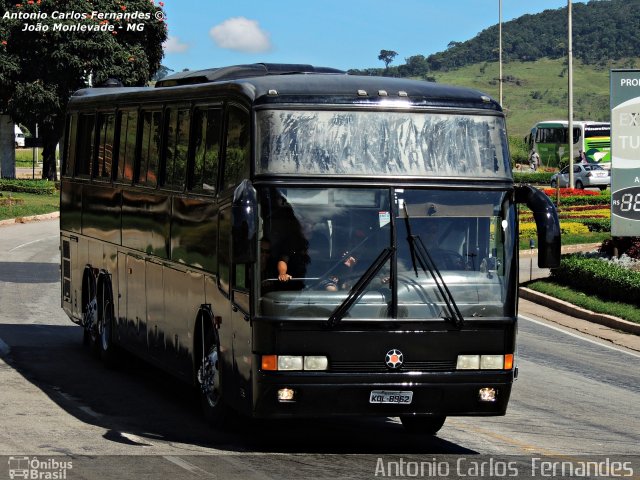 Ônibus Particulares 8962 na cidade de João Monlevade, Minas Gerais, Brasil, por Antonio Carlos Fernandes. Número da foto: #2346698.