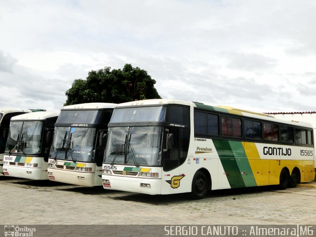 Empresa Gontijo de Transportes 15565 na cidade de Almenara, Minas Gerais, Brasil, por Sérgio Augusto Braga Canuto. ID da foto: 2346116.