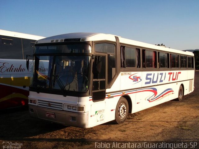Suzitur 4400 na cidade de Cachoeira Paulista, São Paulo, Brasil, por Fabio Alcantara. Número da foto: #2346595.