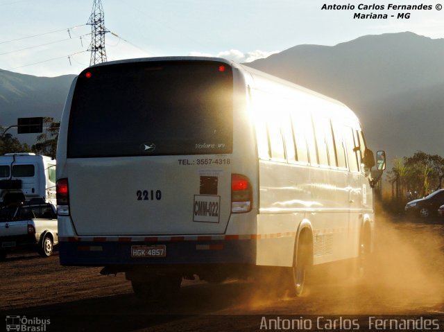 Transportes Eduardo 2210 na cidade de Mariana, Minas Gerais, Brasil, por Antonio Carlos Fernandes. Número da foto: #2350773.