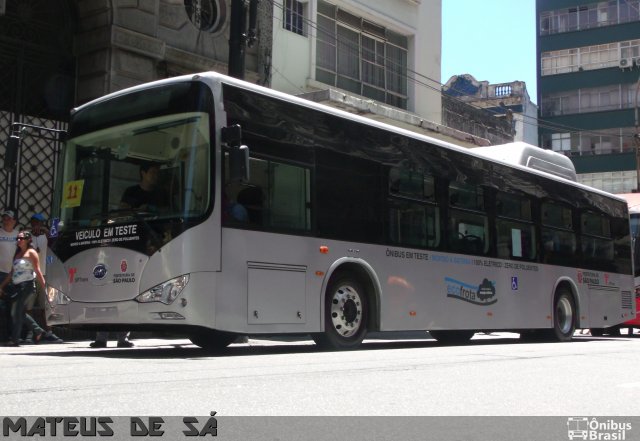 Viação Paratodos > São Jorge > Metropolitana São Paulo > Mobibrasil Sn na cidade de São Paulo, São Paulo, Brasil, por Mateus  Vasconcelos. ID da foto: 2354143.