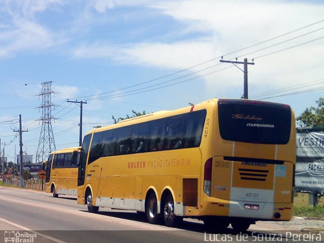 Viação Itapemirim 48135 na cidade de Campos dos Goytacazes, Rio de Janeiro, Brasil, por Lucas de Souza Pereira. Número da foto: #2392839.