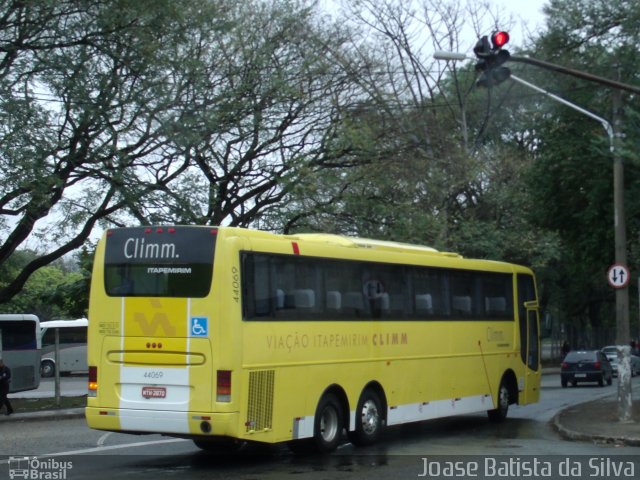 Viação Itapemirim 44069 na cidade de São Paulo, São Paulo, Brasil, por Joase Batista da Silva. Número da foto: #2414097.