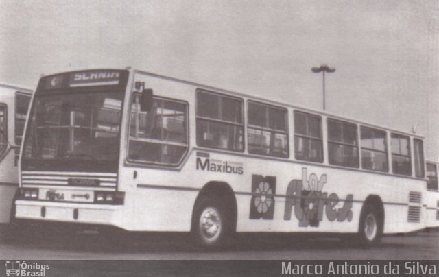 Maxibus Las Flores 1989 na cidade de Botucatu, São Paulo, Brasil, por Marco Antonio da Silva. Número da foto: #2416329.