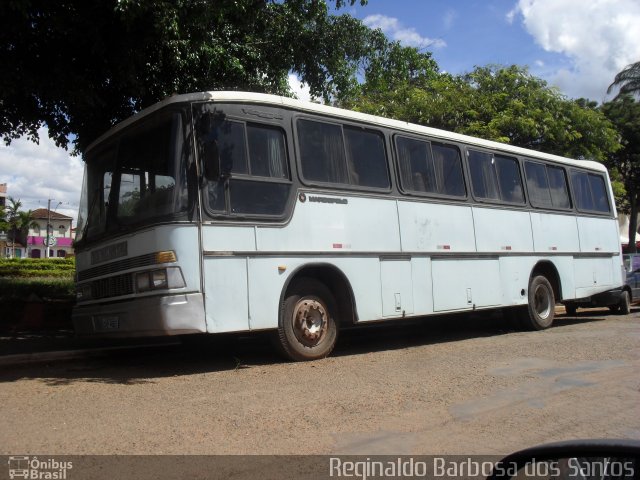 Ônibus Particulares 4665 na cidade de Martinho Campos, Minas Gerais, Brasil, por Reginaldo Barbosa dos Santos. ID da foto: 2426574.