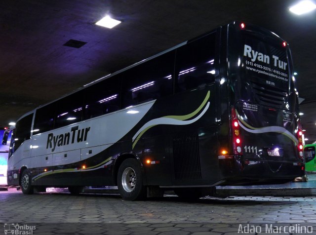 Ryan Tur 1111 na cidade de Belo Horizonte, Minas Gerais, Brasil, por Adão Raimundo Marcelino. Número da foto: #2394032.