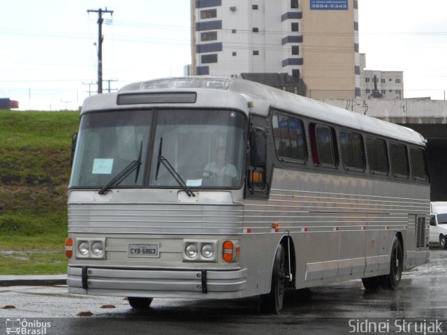 Ônibus Particulares 6863 na cidade de Fazenda Rio Grande, Paraná, Brasil, por Sidnei Machado Strujak. Número da foto: #2394044.