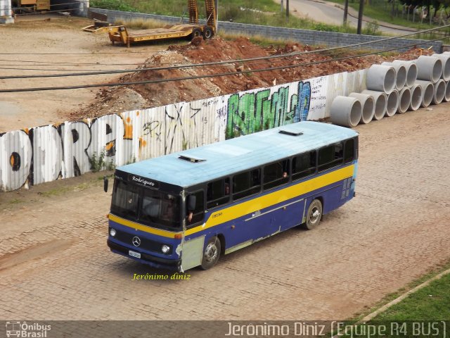 Transporte Rodrigues 2737 na cidade de Colombo, Paraná, Brasil, por Jerônimo Diniz. Número da foto: #2394850.