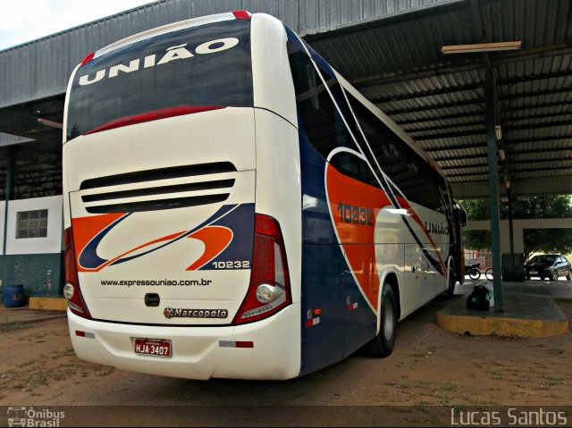 Expresso União 10232 na cidade de Jequitaí, Minas Gerais, Brasil, por Lucas Santos. ID da foto: 2435219.