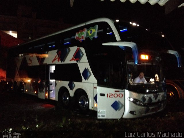 Cristal Turismo e Transporte 1200 na cidade de Florianópolis, Santa Catarina, Brasil, por Luiz Carlos Machado. Número da foto: #2436430.