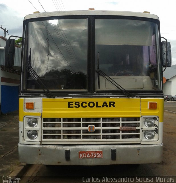Ônibus Particulares 7358 na cidade de Piranhas, Goiás, Brasil, por Carlos Alexsandro Sousa Morais. Número da foto: #2444124.