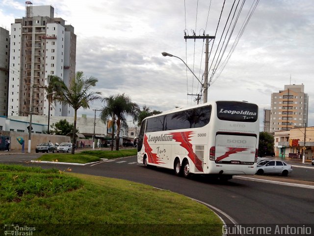 Leopoldina Turismo 5000 na cidade de Araxá, Minas Gerais, Brasil, por Guilherme Antonio. Número da foto: #2445157.