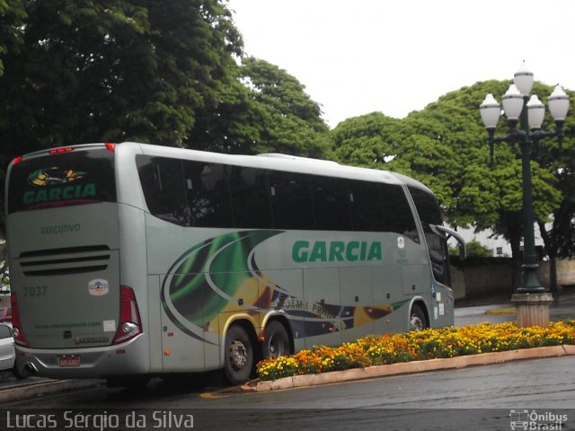 Viação Garcia 7037 na cidade de Umuarama, Paraná, Brasil, por Lucas Sérgio da Silva. Número da foto: #2446609.