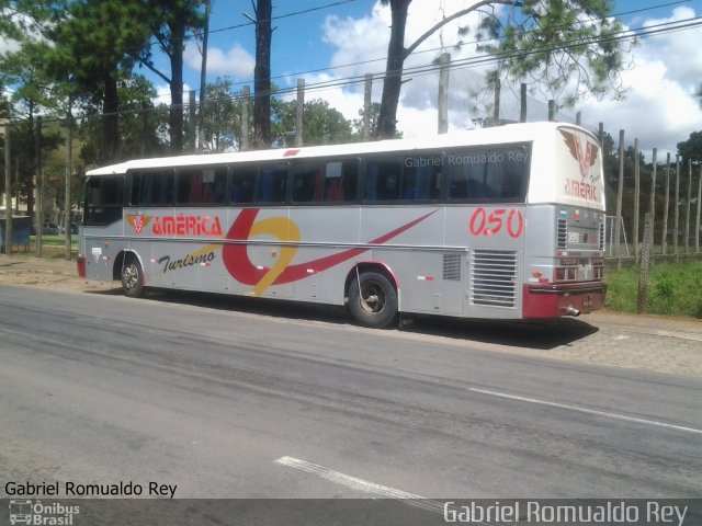 América Turismo 050 na cidade de Poços de Caldas, Minas Gerais, Brasil, por Gabriel Romualdo Rey . ID da foto: 2447760.