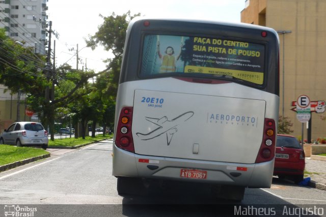 Auto Viação São José dos Pinhais 20E10 na cidade de Curitiba, Paraná, Brasil, por Matheus  Augusto. Número da foto: #2449153.