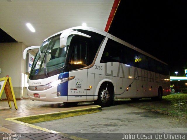 Auto Viação Catarinense 3258 na cidade de Registro, São Paulo, Brasil, por Júlio César de Oliveira. ID da foto: 2451096.