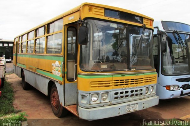 Ônibus Particulares 7361 na cidade de Assis, São Paulo, Brasil, por Francisco Ivano. Número da foto: #2398664.