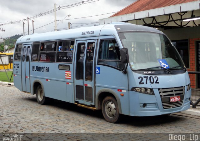 Coletivo Rodovel 2702 na cidade de Blumenau, Santa Catarina, Brasil, por Diego Lip. Número da foto: #2398757.