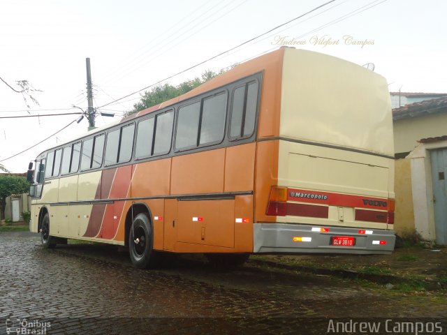 Ônibus Particulares 3810 na cidade de Pirapora, Minas Gerais, Brasil, por Andrew Campos. Número da foto: #2402362.