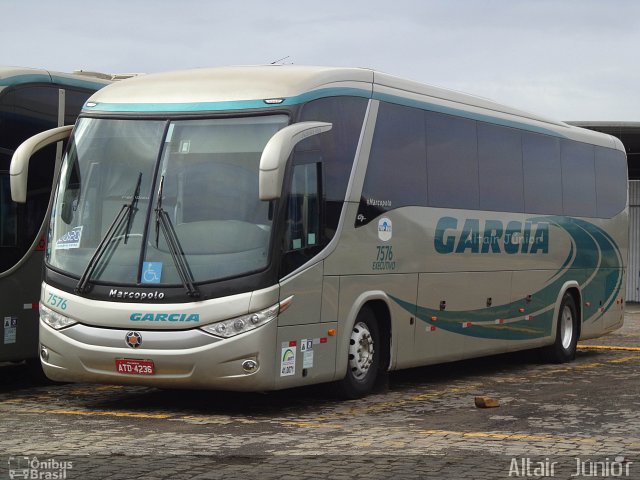 Viação Garcia 7576 na cidade de Londrina, Paraná, Brasil, por Altair Júnior. ID da foto: 2403847.