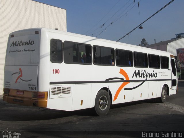 Milênio Locadora e Turismo 1100 na cidade de Embu das Artes, São Paulo, Brasil, por Bruno Santino. Número da foto: #2472291.