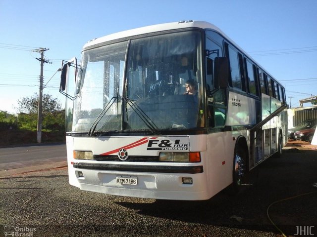 F&I Turismo 7186 na cidade de Itapetininga, São Paulo, Brasil, por Thais Muller. Número da foto: #2473572.