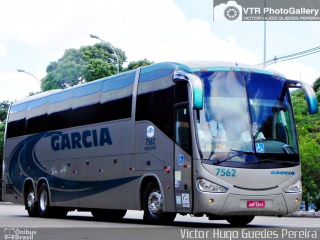 Viação Garcia 7562 na cidade de Maringá, Paraná, Brasil, por Victor Hugo Guedes Pereira. Número da foto: #2484269.