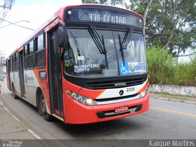 Empresa de Ônibus Vila Galvão 2235 na cidade de Guarulhos, São Paulo, Brasil, por Kaique Martins. Número da foto: #2485712.