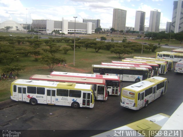 Viação Pioneira 224715 na cidade de Brasília, Distrito Federal, Brasil, por Jefferson Willian da Silva de Sousa. Número da foto: #2488436.