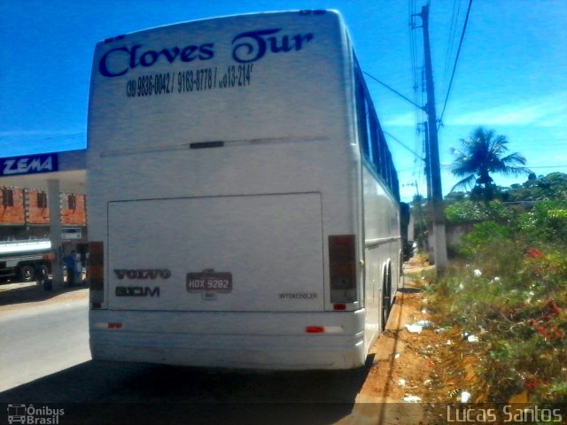 Ônibus Particulares 9282 na cidade de Jequitaí, Minas Gerais, Brasil, por Lucas Santos. Número da foto: #2489914.