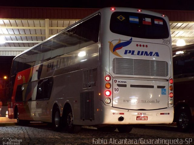 Pluma Conforto e Turismo 7015 na cidade de Guaratinguetá, São Paulo, Brasil, por Fabio Alcantara. Número da foto: #2491194.