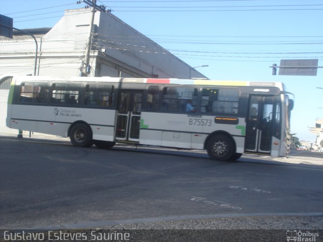 Viação Madureira Candelária B75573 na cidade de Rio de Janeiro, Rio de Janeiro, Brasil, por Gustavo Esteves Saurine. Número da foto: #2495869.
