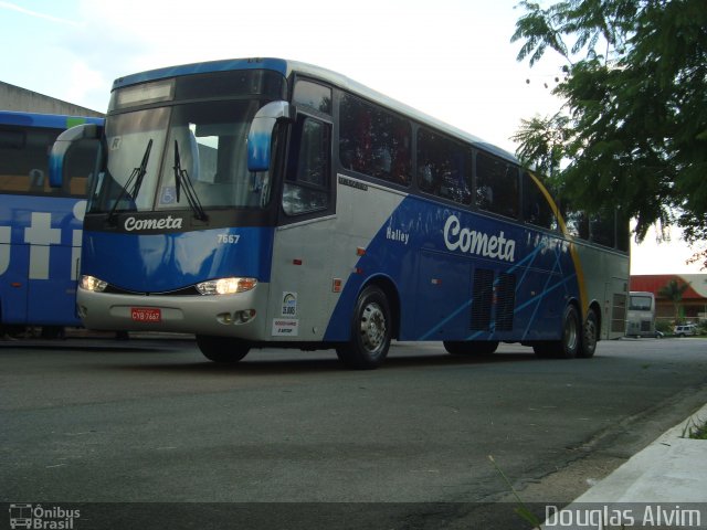 Viação Cometa 7667 na cidade de Mogi das Cruzes, São Paulo, Brasil, por Douglas Alvim. Número da foto: #2499738.