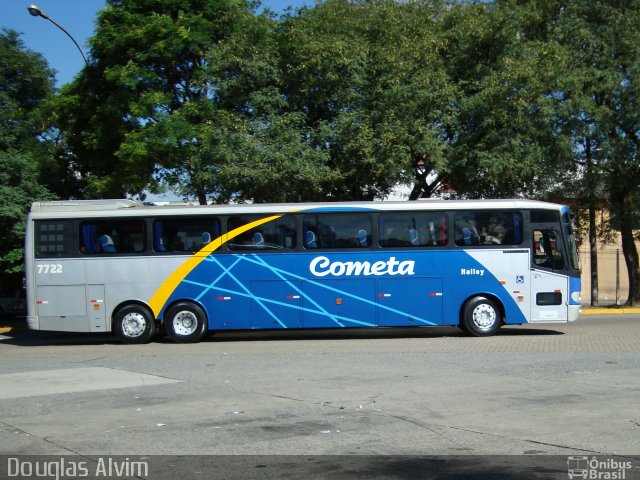 Viação Cometa 7722 na cidade de São Paulo, São Paulo, Brasil, por Douglas Alvim. ID da foto: 2499759.