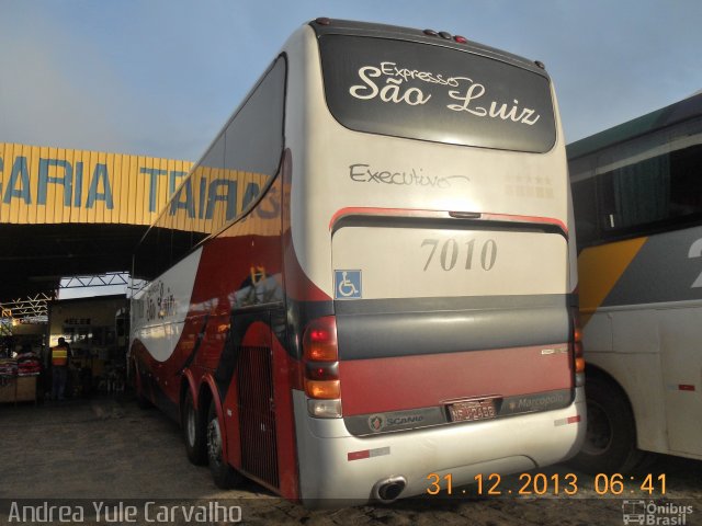 Expresso São Luiz 7010 na cidade de Santa Rita do Araguaia, Goiás, Brasil, por Andrea Yule Carvalho. Número da foto: #2500249.