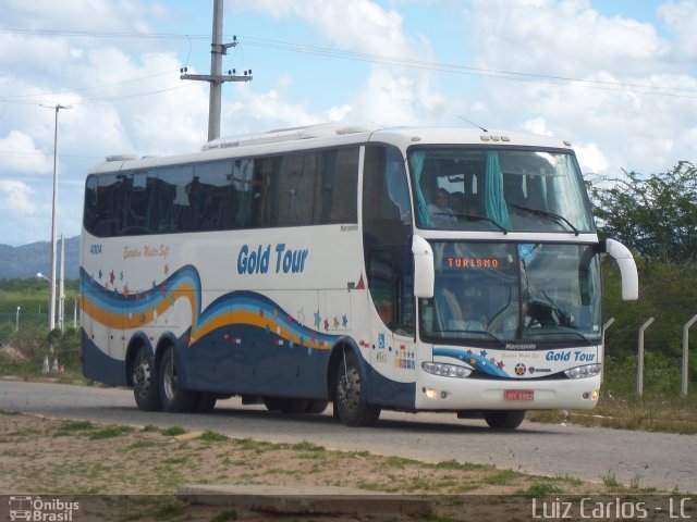 Gold Tour Viagens e Turismo 4004 na cidade de Caruaru, Pernambuco, Brasil, por Luiz Carlos de Santana. Número da foto: #2500648.