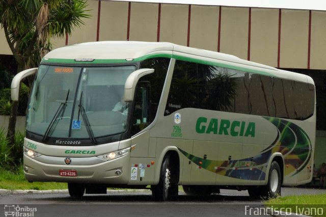 Viação Garcia 7586 na cidade de Ourinhos, São Paulo, Brasil, por Francisco Ivano. Número da foto: #2505877.