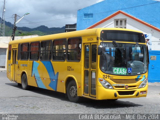 Via Metro - Auto Viação Metropolitana 011 na cidade de Maranguape, Ceará, Brasil, por Antonio Roberto Alves da Silva. ID da foto: 2507372.