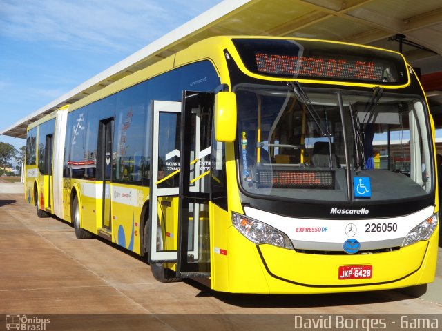 Viação Pioneira 226050 na cidade de Gama, Distrito Federal, Brasil, por David Borges. Número da foto: #2457497.